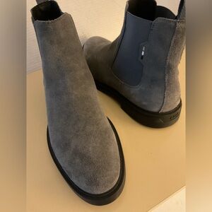 BOSS men’s Grey Suede Chelsea Colby Boots with Elastic Side Panels size 9.5